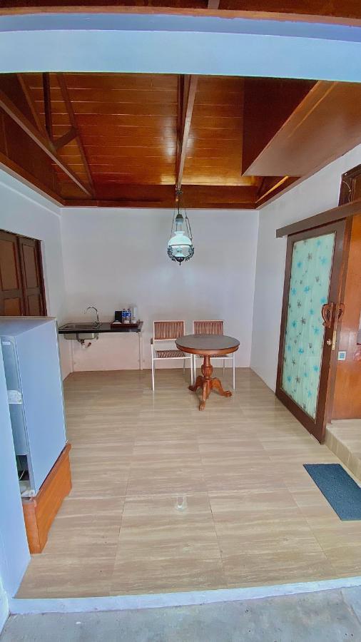 Chrome Hotel & Resort Solo Colomadu Εξωτερικό φωτογραφία