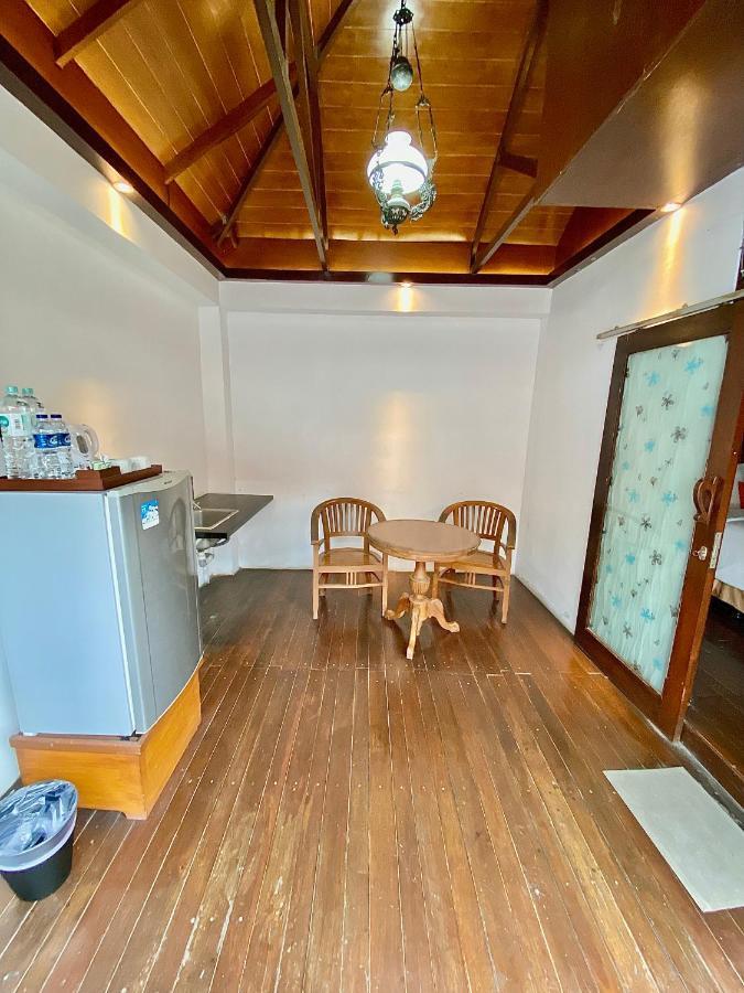 Chrome Hotel & Resort Solo Colomadu Εξωτερικό φωτογραφία